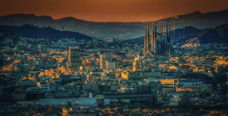 barcelona-3226639_1920.jpeg